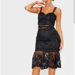 Prettylittlething Mixed Lace Midi dress- M